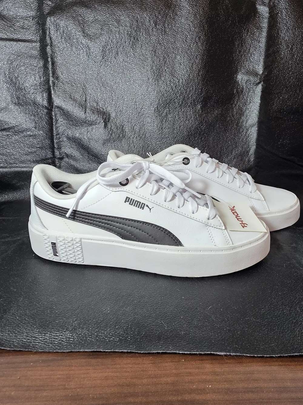 NWT PUMA White Leather Sneakers with Black Formstrip - Picture 2 of 10